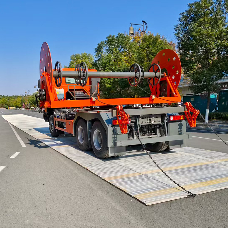 WX-50型應(yīng)急硬質(zhì)機(jī)動路面快速鋪設(shè)車